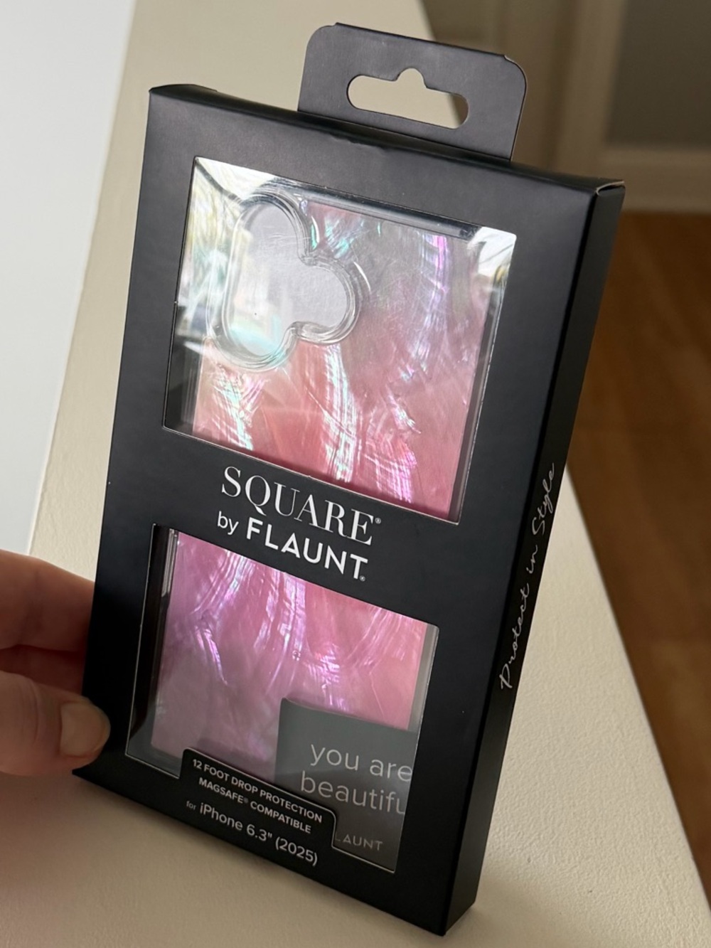 Brand new”Square by FLAUNT”phone case(iPhone 17Pro).Beautiful,square.Color-pink🩷